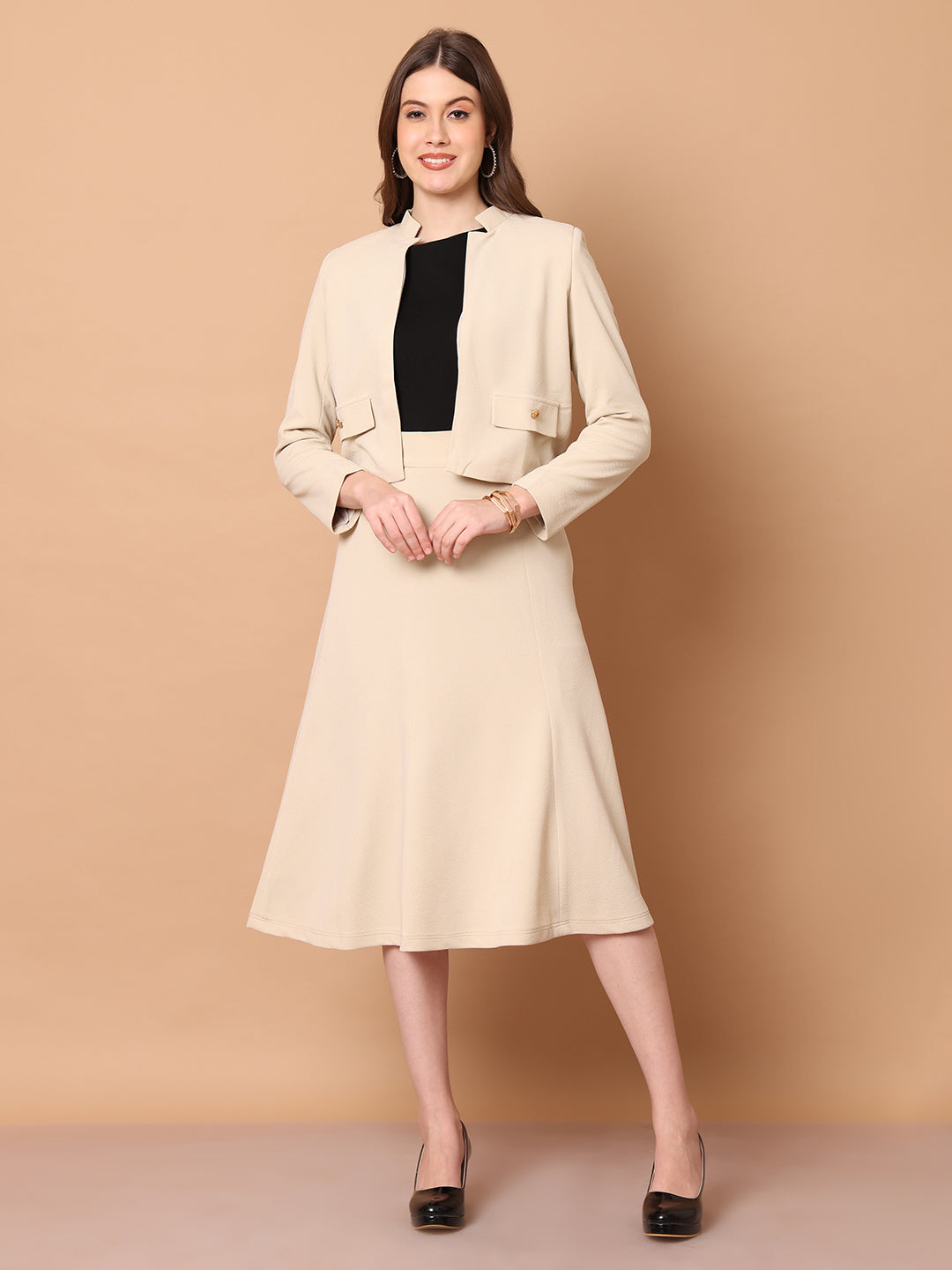 Exude Triumph Mandarin Collar Crop Blazer (Beige)