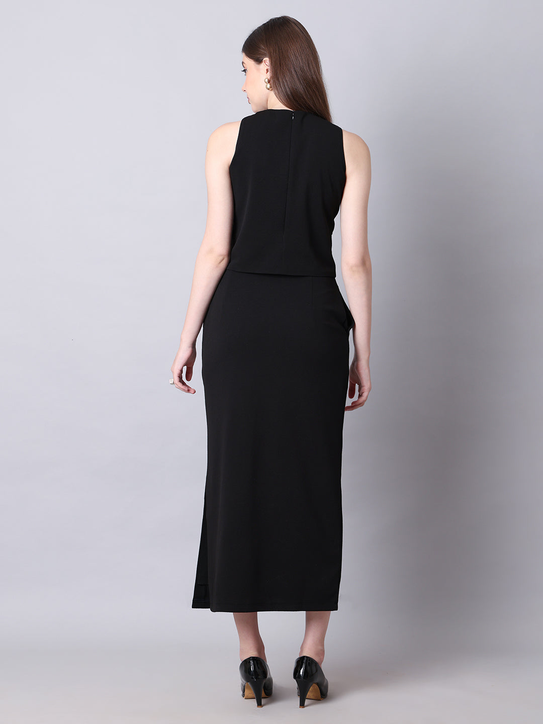 Exude Runway-Ready Long Skirt with Halter Top (Black)