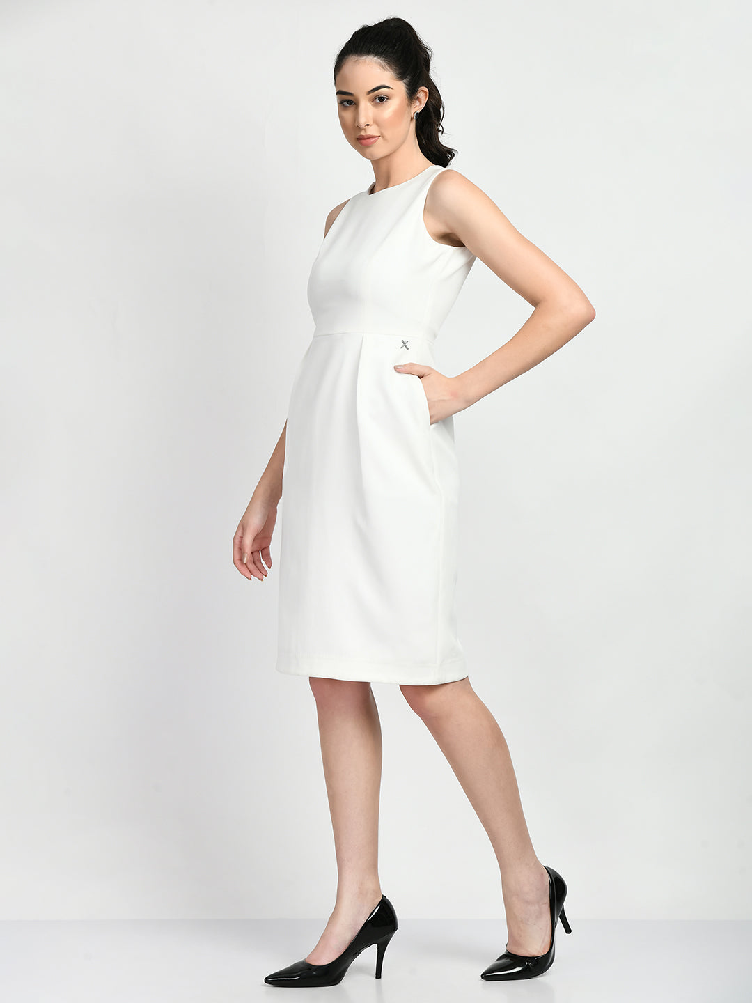 Exude Courage Sleeveless Sheath Dress (White)