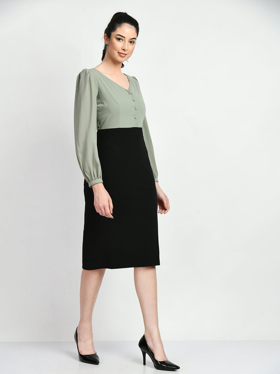 Exude Style Colour Blocked Sheath Dress (Black + Pista Green)