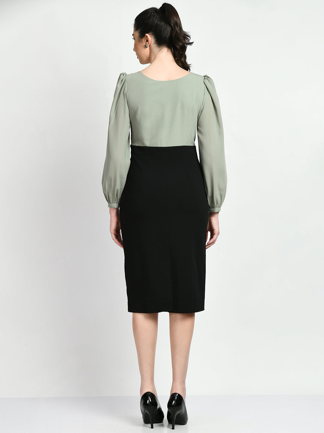 Exude Style Colour Blocked Sheath Dress (Black + Pista Green)