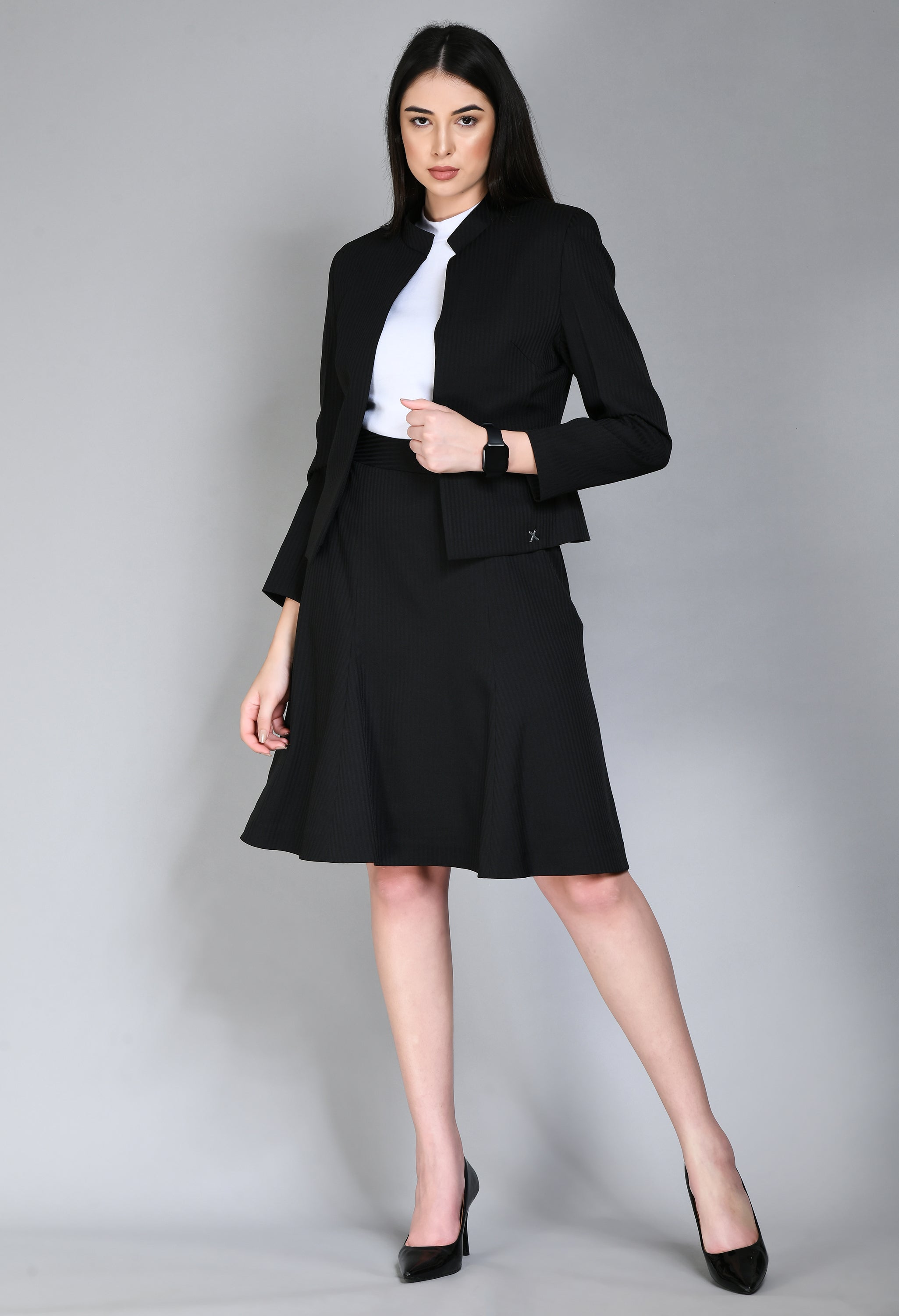 Exude Intelligence Striped Short Blazer A-line Skirt Suit (Black)